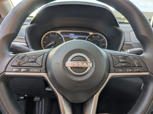Used 2024 Nissan Altima 2.5 SV FWD image 33