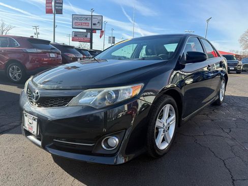 Used 2012 Toyota Camry SE image 3