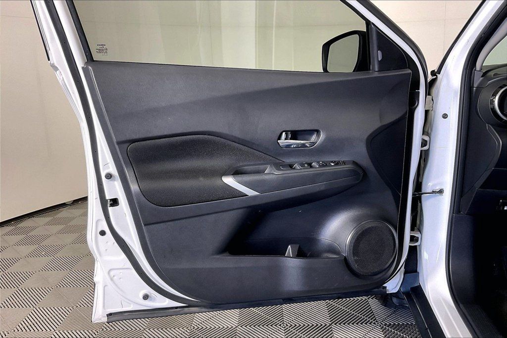 Used 2023 Nissan Kicks SV FWD image 19