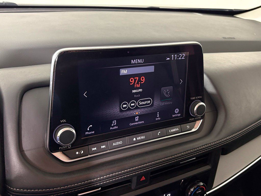 Used 2024 Nissan Rogue SV FWD image 23
