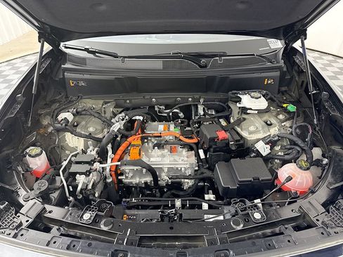 New 2026 Cadillac Vistiq Sport w/ LPO, Floor Liner Package image 32