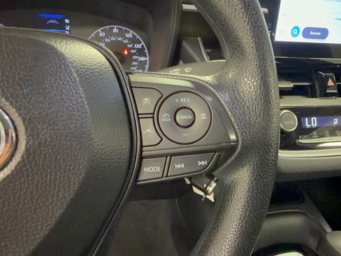Used 2025 Toyota Corolla LE FWD image 19