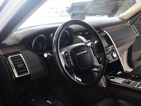 Used 2017 Land Rover Discovery HSE AWD/4WD image 23