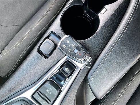 Used 2022 Chevrolet Camaro LT RWD image 11