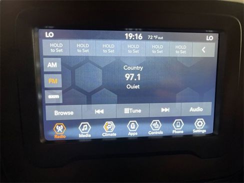 Used 2019 Jeep Renegade Trailhawk image 16