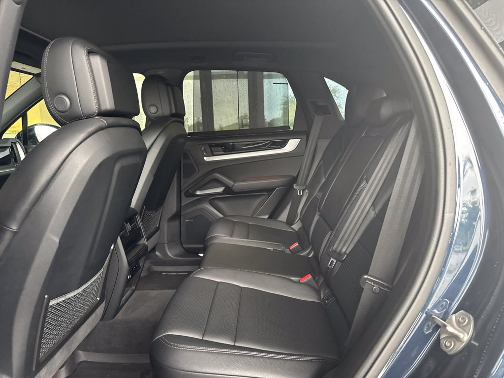 Certified 2024 Porsche Cayenne AWD/4WD image 9