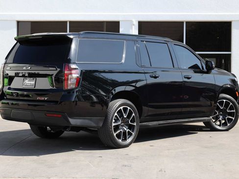 Used 2024 Chevrolet Suburban RST w/ Luxury Package AWD/4WD image 8