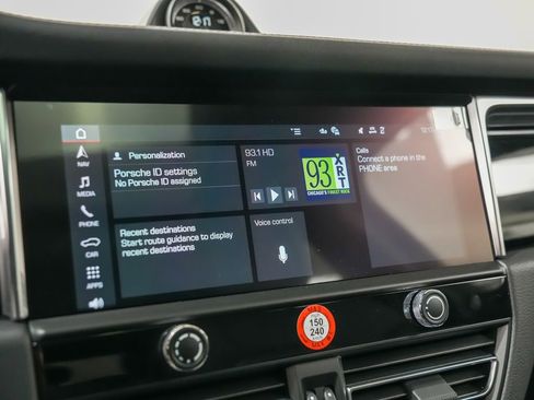 New 2026 Porsche Macan image 30