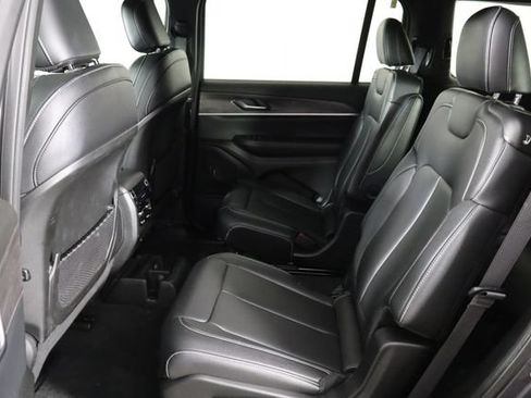 Used 2024 Jeep Grand Cherokee L Limited w/ Black Appearance Package AWD/4WD image 17