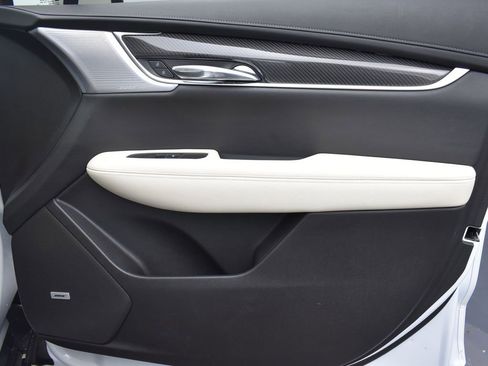 Certified 2023 Cadillac XT6 Sport w/ Technology Package image 36