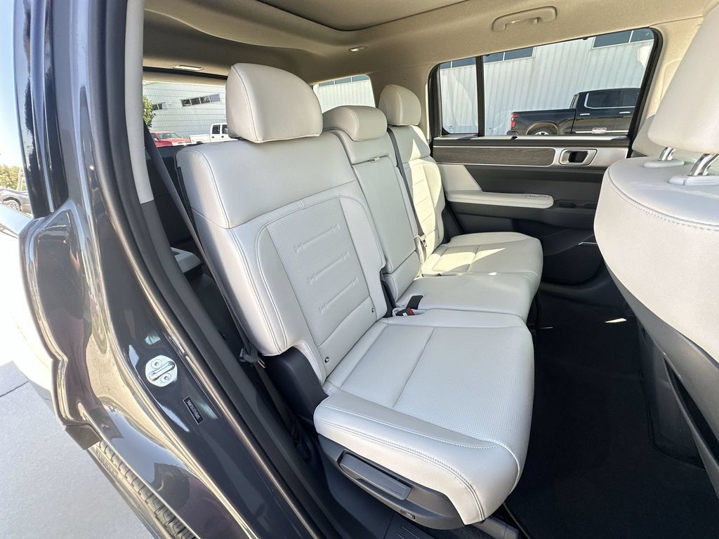 Used 2026 Hyundai Santa Fe Limited AWD/4WD image 28
