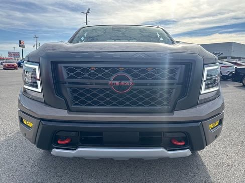 Used 2024 Nissan Titan PRO-4X w/ Pro-4x Convenience Package image 8
