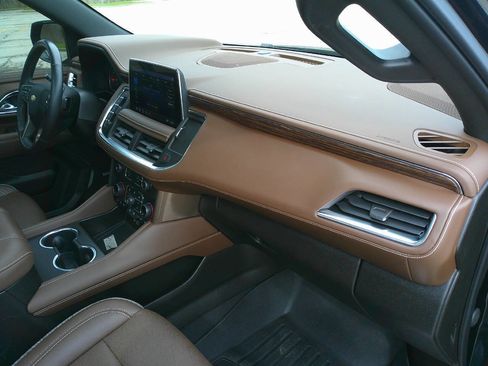 Used 2021 Chevrolet Tahoe High Country image 17