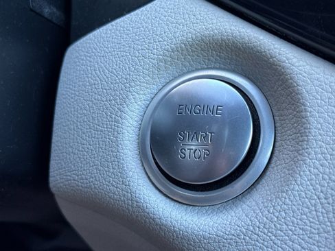 Used 2015 Mercedes-Benz CLA 250 image 32