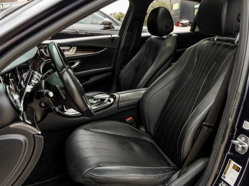 Used 2017 Mercedes-Benz E 300 4MATIC image 19