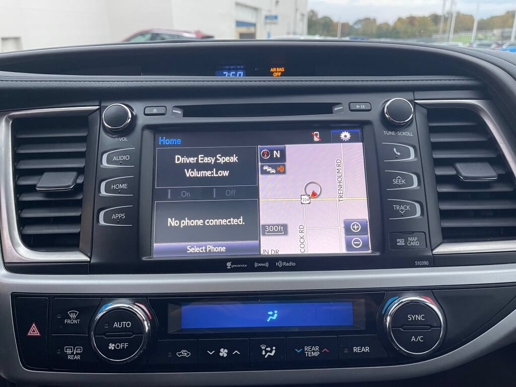 Used 2019 Toyota Highlander XLE AWD/4WD image 10