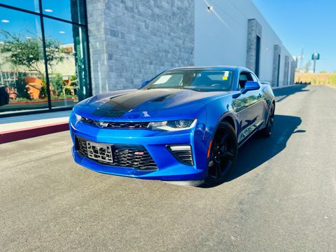 Used 2017 Chevrolet Camaro SS RWD image 4