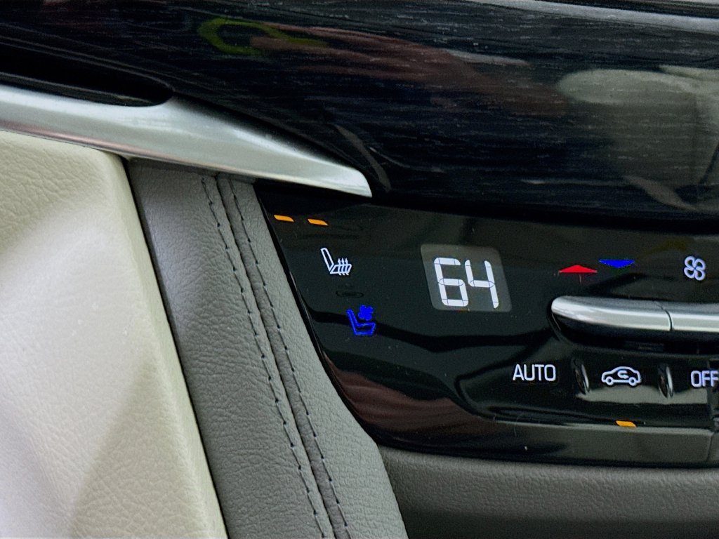 Used 2025 Cadillac XT6 Premium Luxury w/ LPO, Floor Liner Package AWD/4WD image 13