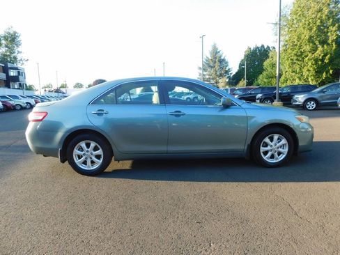 Used 2011 Toyota Camry LE w/ LE Extra-Value Pkg image 16