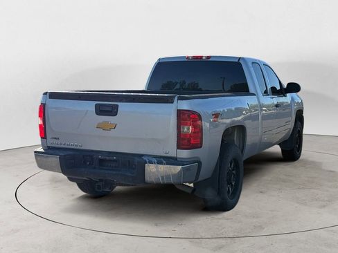 Used 2011 Chevrolet Suburban LT AWD/4WD image 5