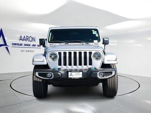 Used 2022 Jeep Wrangler Unlimited Sahara AWD/4WD image 4