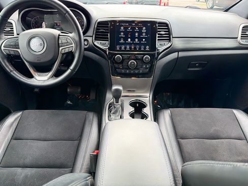 Used 2022 Jeep Grand Cherokee Laredo X image 19