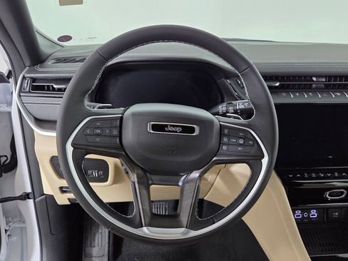 New 2026 Jeep Grand Cherokee Limited image 15