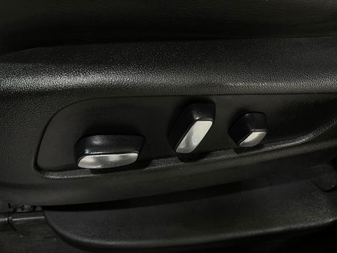Used 2020 Cadillac XT5 Sportv w/ LPO, Floor Liner Package AWD/4WD image 17