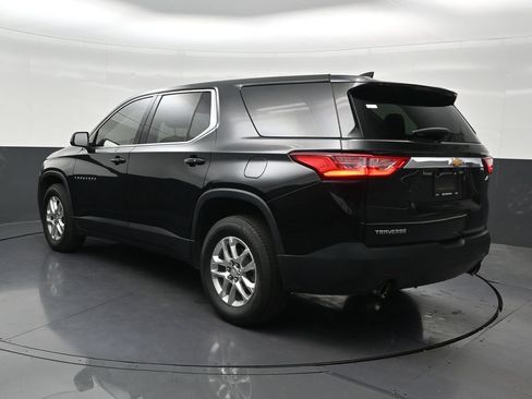 Used 2021 Chevrolet Traverse LS FWD image 3