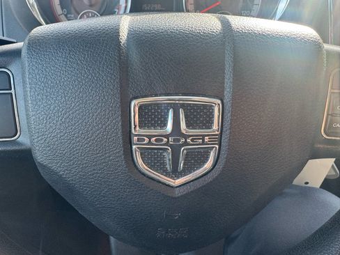 Used 2014 Dodge Grand Caravan SXT image 18