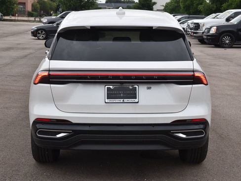 New 2026 Lincoln Nautilus Premier image 15