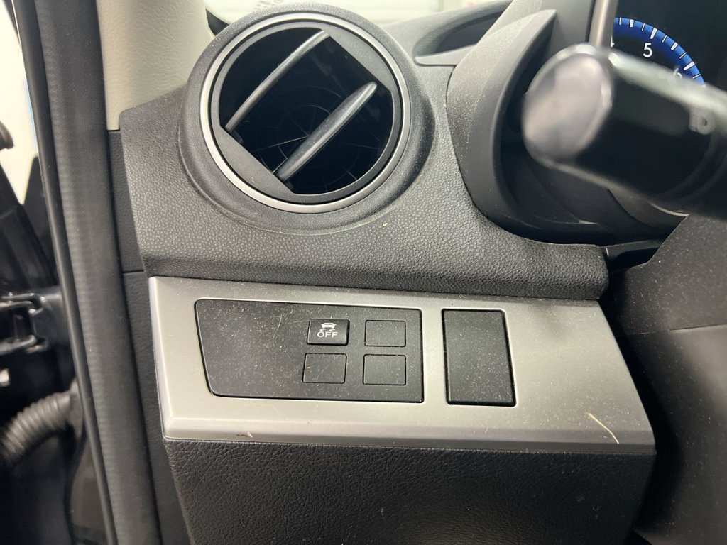 Used 2013 MAZDA MAZDA3 i Sport FWD image 17