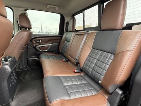 Used 2019 Nissan Titan Platinum Reserve w/ Platinum Utility Package image 15