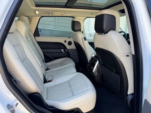 Used 2019 Land Rover Range Rover Sport HSE image 31