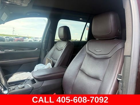 Used 2021 Cadillac XT6 Premium Luxury FWD image 8