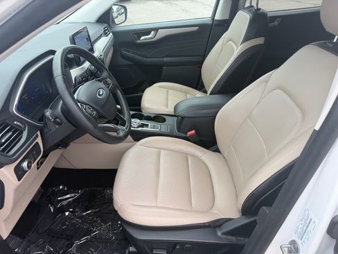 Used 2022 Ford Escape SEL w/ Technology Package AWD/4WD image 23