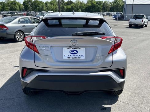 Used 2018 Toyota C-HR XLE image 5