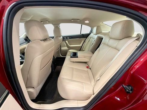 Used 2013 Lincoln MKS FWD image 18