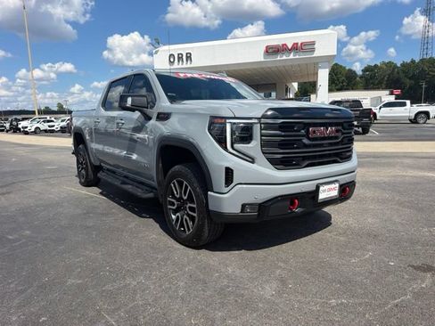 Used 2025 GMC Sierra 1500 AT4 w/ AT4 Premium Package AWD/4WD image 3