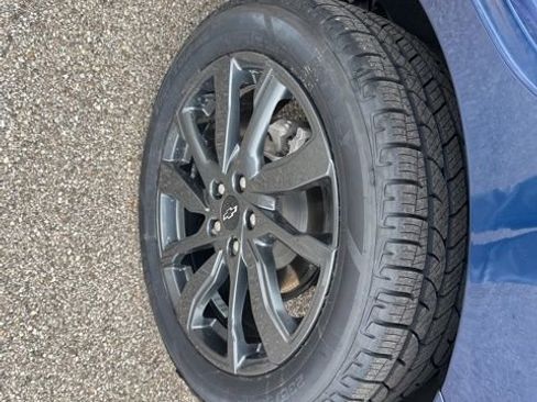 Used 2023 Chevrolet Equinox RS w/ LPO, Floor Liner Package image 34