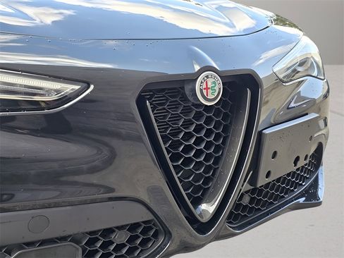 Used 2022 Alfa Romeo Stelvio Sprint image 9