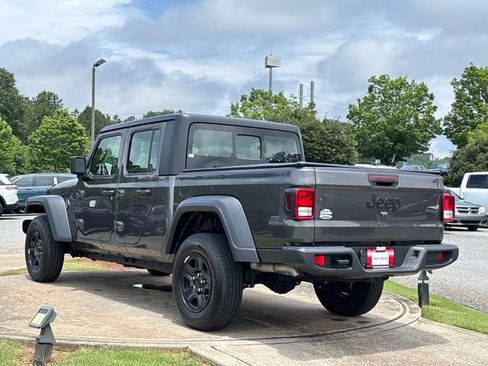 Used 2024 Jeep Gladiator Sport AWD/4WD image 5