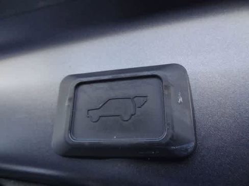 Used 2021 Toyota RAV4 XLE w/ Convenience Package AWD/4WD image 24