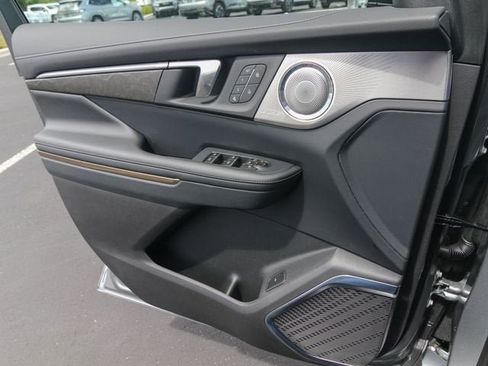 New 2026 Buick Enclave Avenir w/ Super Cruise Package FWD image 13