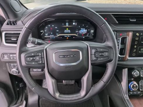Used 2023 GMC Yukon Denali Ultimate AWD/4WD image 18