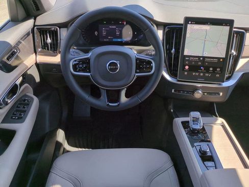 New 2026 Volvo XC90 B6 Plus w/ Protection Package Premier AWD/4WD image 12