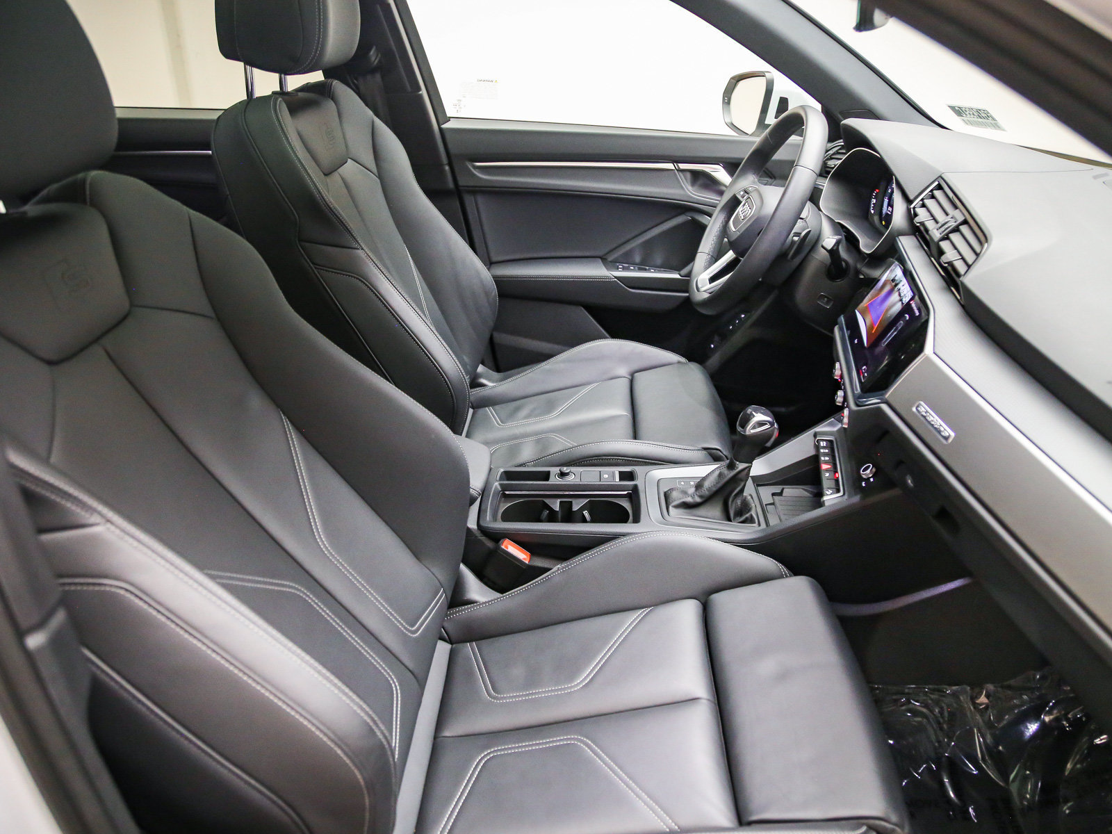 Certified 2025 Audi Q3 2.0T Premium AWD/4WD image 17