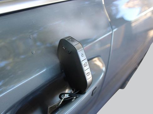 New 2025 Kia Sorento EX w/ Panoramic Sunroof Package image 32