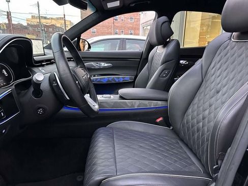 Used 2025 Genesis GV70 3.5T Sport w/ Sport Advanced Package image 15