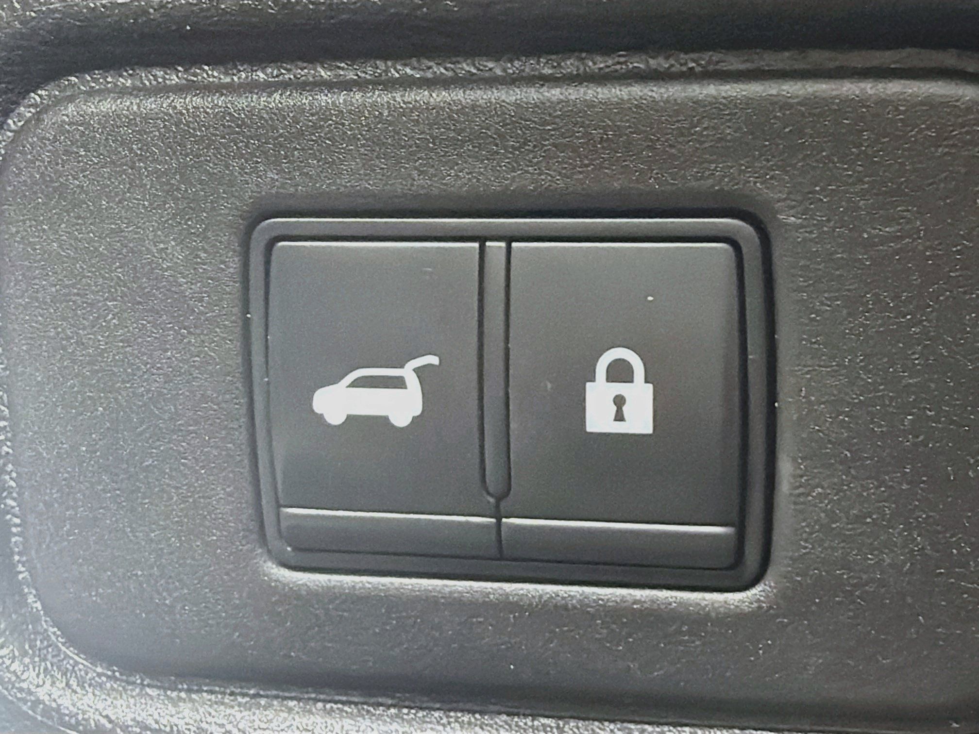 Used 2022 Nissan Pathfinder SL FWD image 30